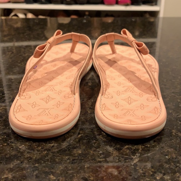 COPY - Louis Vuitton Rubber Floral Bow Logo Thong Flats - Picture 4 of 8